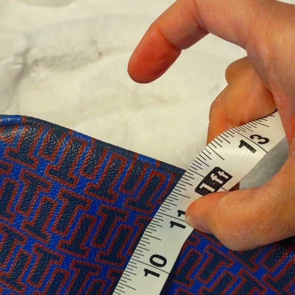 Tory Burch Large RARE Geo Print With Stripe Tote EUC - Picture 13 of 16